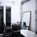 Дом отдыха Grande Maison Au Coeur Du Carre - Quartier Festif!