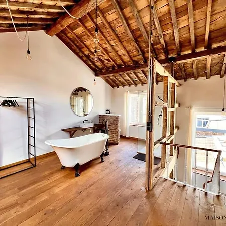 Grande Maison Au Coeur Du Carre - Quartier Festif! *