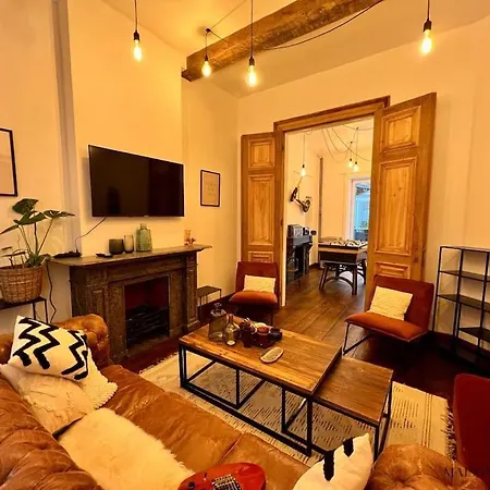 Grande Maison Au Coeur Du Carre - Quartier Festif! * Liège