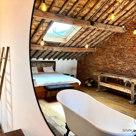 Grande Maison Au Coeur Du Carre - Quartier Festif!