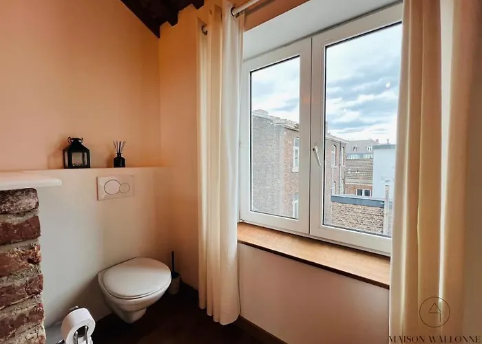 Nyaraló Grande Maison Au Coeur Du Carre - Quartier Festif!