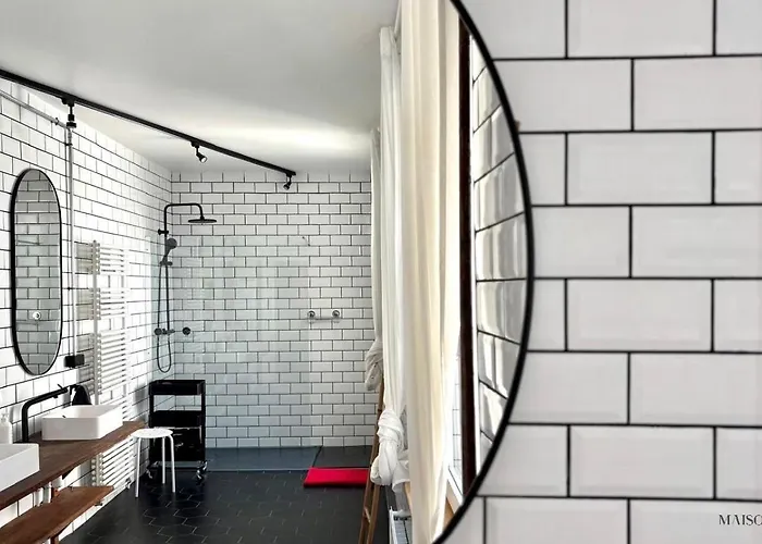 Grande Maison Au Coeur Du Carre - Quartier Festif!